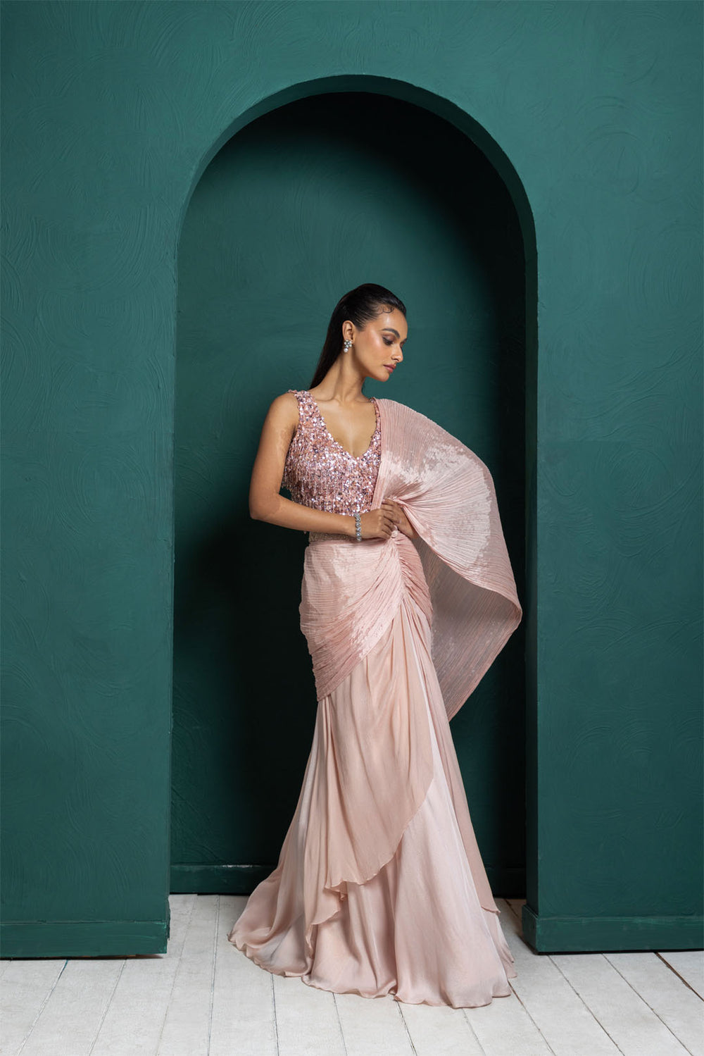 Buy Latest Engagement Party Dress for Women at Best Prices - Smriti Apparels Buy Latest Engagement Party Dress for Women at Best Prices - Smriti Apparels