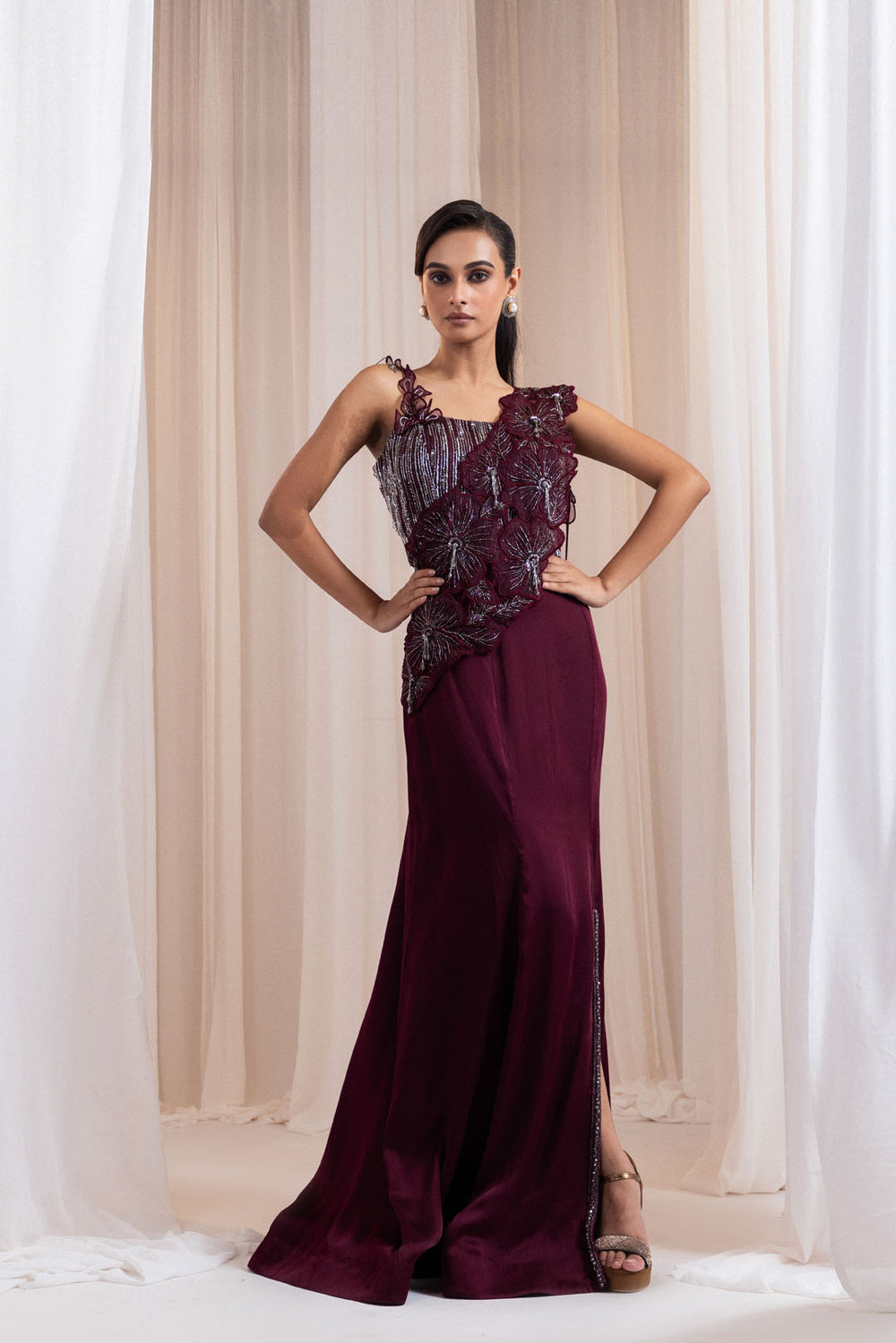 Buy Latest Engagement Party Dress for Women at Best Prices - Smriti Apparels Buy Latest Engagement Party Dress for Women at Best Prices - Smriti Apparels